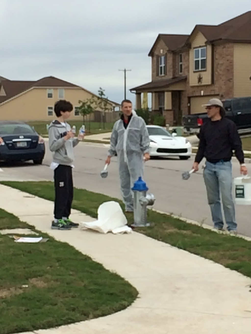 2015/11(November)/Dax-Eagle-Project/1024x768_2015-11-14-Dax-Eagle-Project-paint-fire-hydrants-storm-drains-38-Troy-Travis.JPG