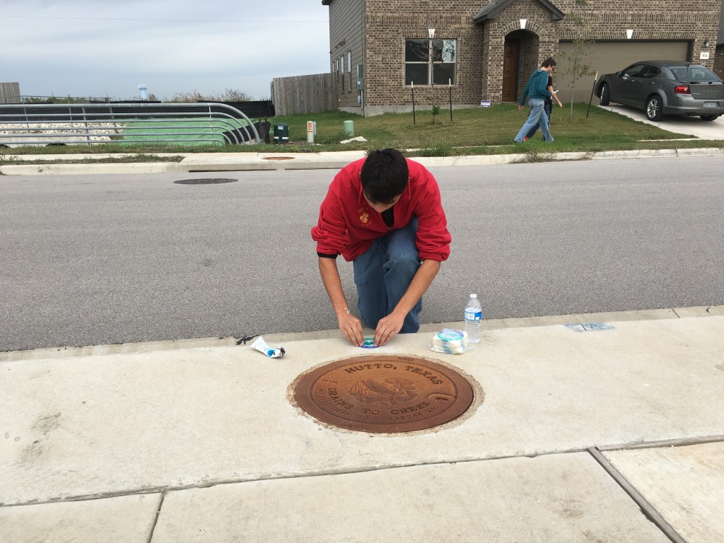 2015/11(November)/Dax-Eagle-Project/1024x768_2015-11-14-Dax-Eagle-Project-paint-fire-hydrants-storm-drains-51-Anthony-Nathan-Kylan.JPG