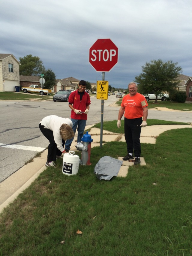 2015/11(November)/Dax-Eagle-Project/640x480_2015-11-14-Dax-Eagle-Project-paint-fire-hydrants-storm-drains-31-Janeen-Anthony-Jim.JPG