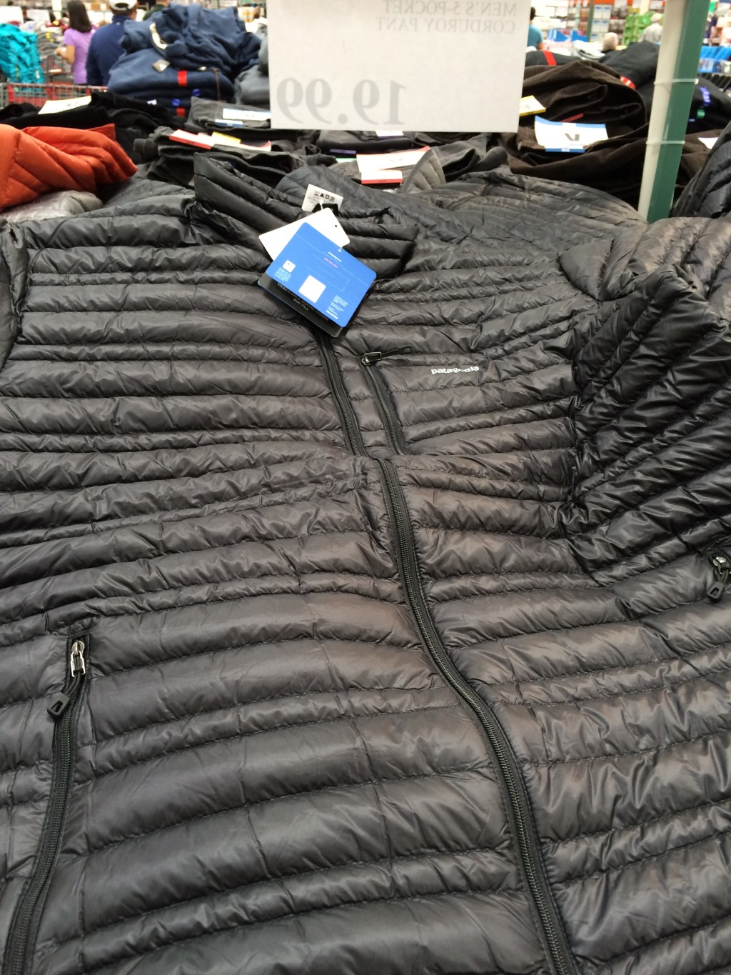 2015/11(November)/Misc/1024x768_2015-11-08-Suzi-Costco-jackets-3.JPG
