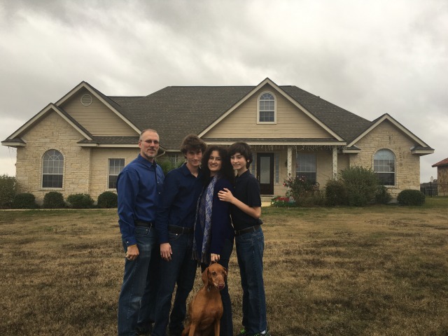2015/12(December)/Xmas-card-pics/640x480_2015-12-20-Christmas-Card-09-Chance-Travis-Suzi-Dax-Bevo.JPG
