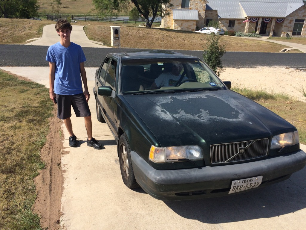 2015/BEST-OF/1024x768_2015-09-07-Chance-drives-a-manual-stick-shift-Volvo-car-for-first-time-4-GOOD.JPG