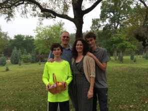 2015-04-05-Easter-097-Dax-Travis-Suzi-Chance-GOOD.JPG