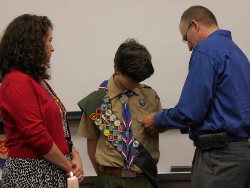 2016/02(February)/Dax-Eagle-Scout-Ceremony/800x600_2016-02-21-Dax-Eagle-Ceremony-070-Suzi-Travis.JPG
