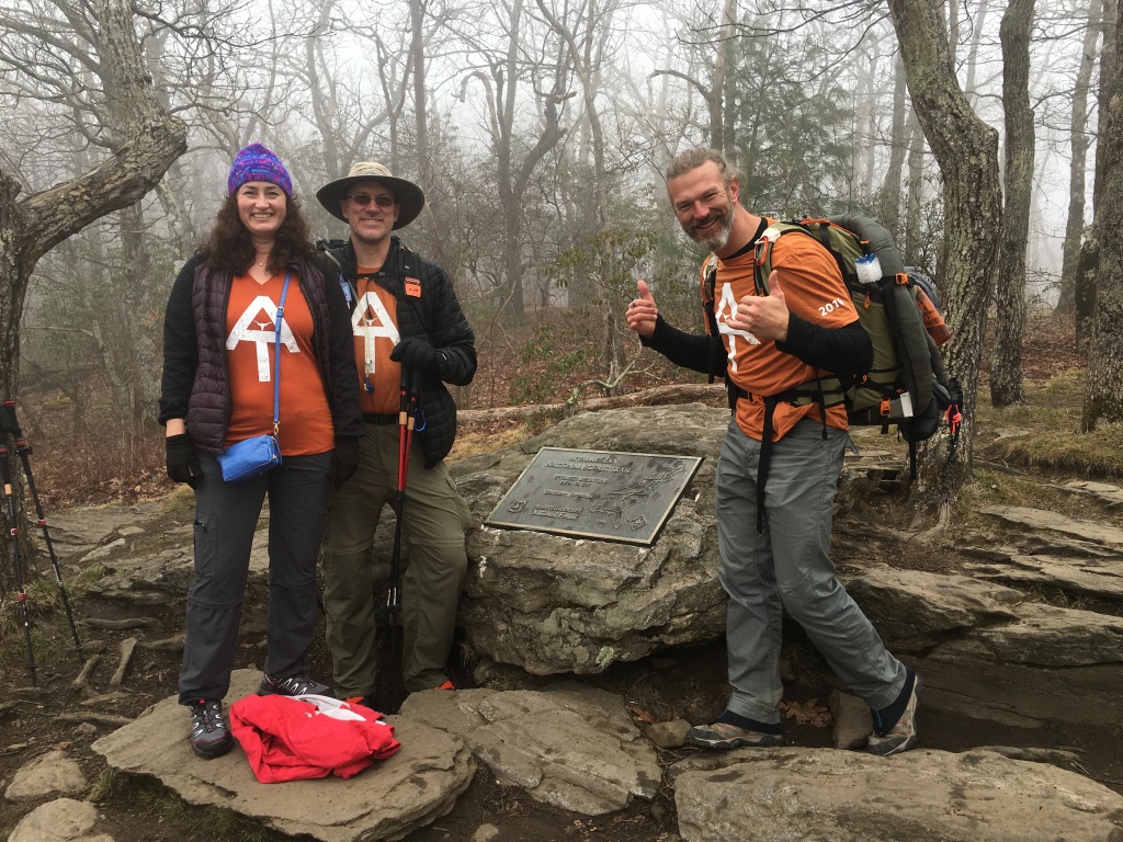 2016/03(March)/2016-03-Appalachian-Trail-BEST/1024x768_2016-03-20-Appalachian-Trail-Springer-01-Suzi-Bevo-Chaos.JPG