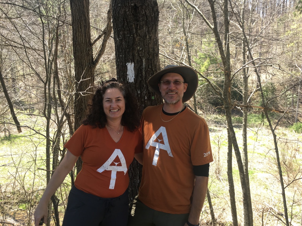 2016/03(March)/2016-03-Appalachian-Trail-BEST/1024x768_2016-04-17-Appalachian-Trail-121-Suzi-Bevo-white-blaze.JPG