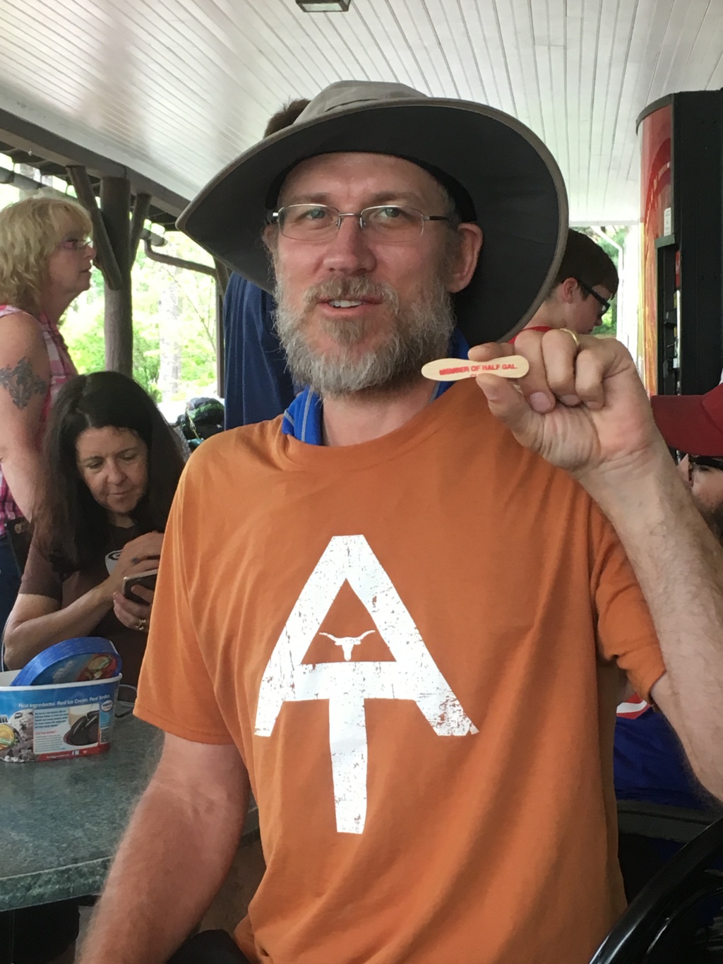 2016/03(March)/2016-03-Appalachian-Trail-BEST/1024x768_2016-05-29-Appalachian-Trail-275-Bevo-prize-for-completing-half-gallon-challenge.JPG