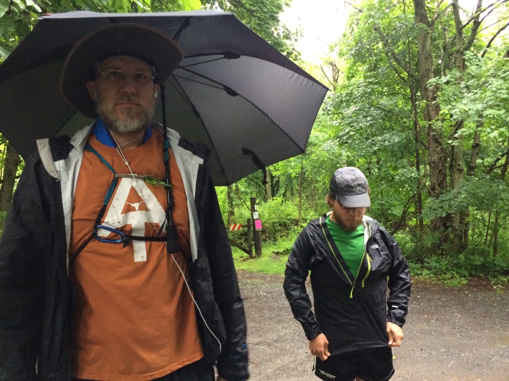 2016/03(March)/2016-03-Appalachian-Trail-BEST/1024x768_2016-06-03-Appalachian-Trail-301-Bevo-hands-free-umbrella-Garfield.JPG
