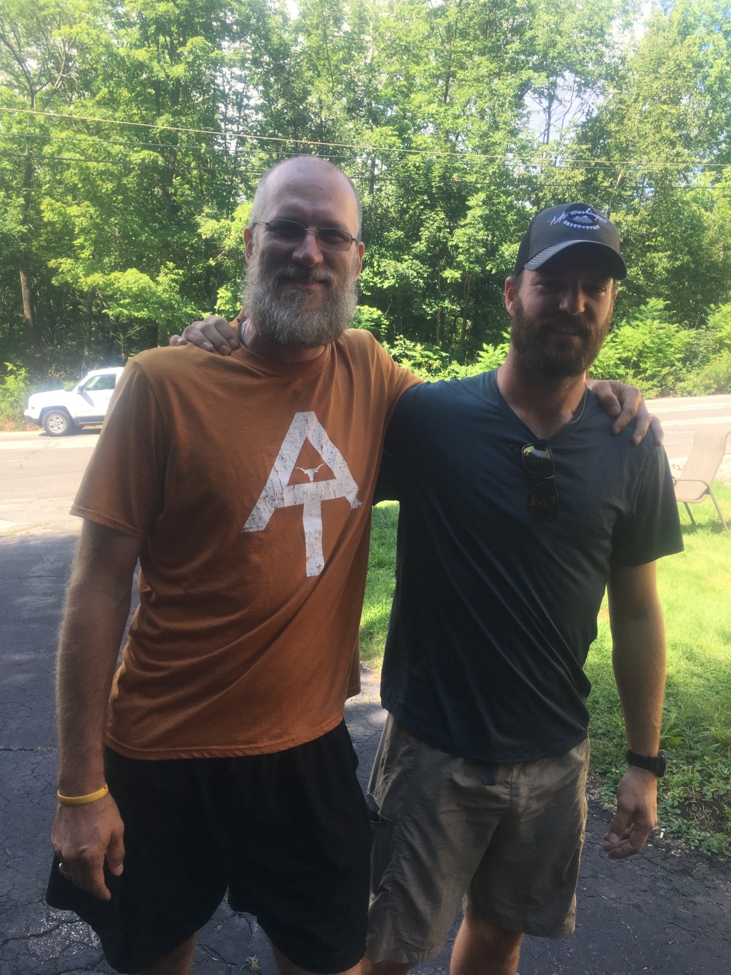 2016/03(March)/2016-03-Appalachian-Trail-BEST/1024x768_2016-07-23-Appalachian-Trail-522-Bevo-says-goodbye-to-DeepThroat.JPG