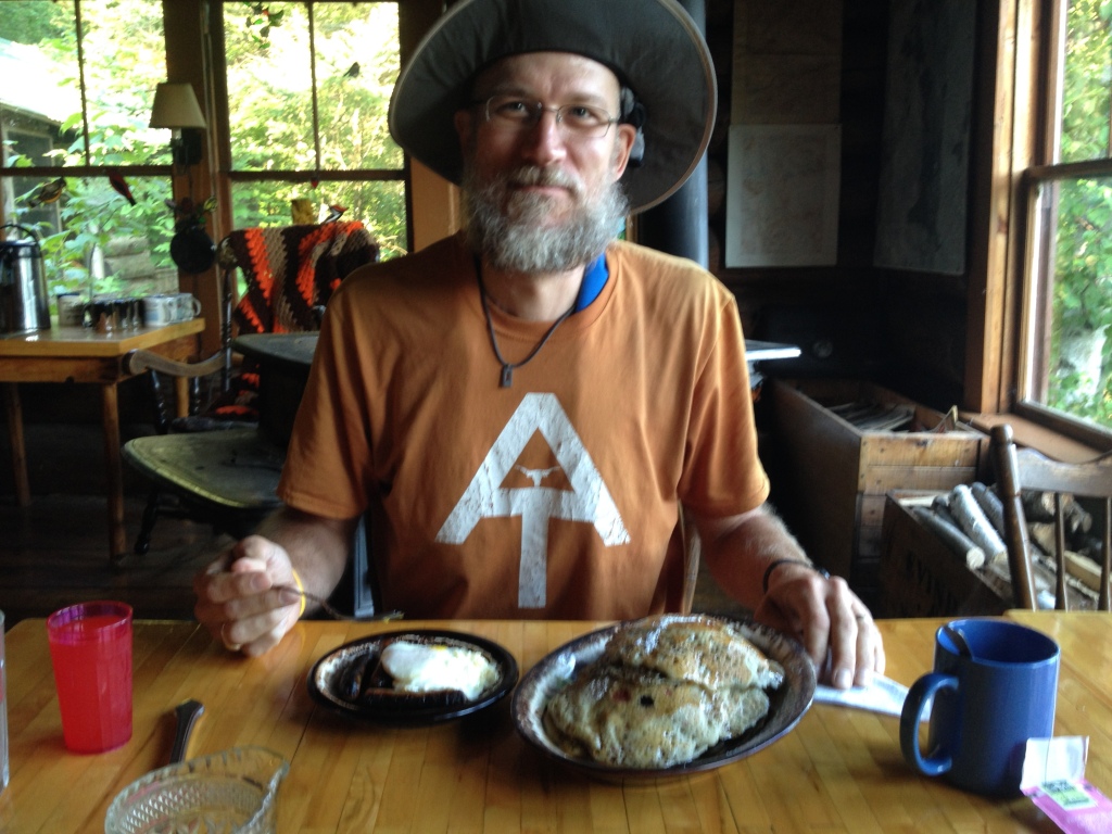 2016/03(March)/2016-03-Appalachian-Trail-BEST/1024x768_2016-08-03-Appalachian-Trail-576-Bevo-12-pancake-stack.JPG