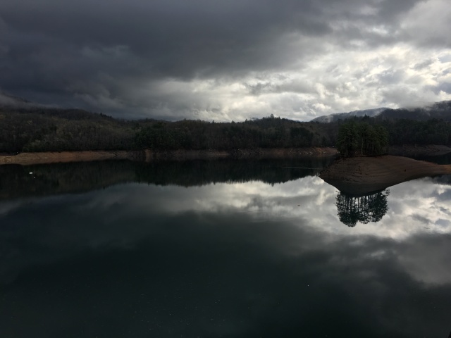 2016/03(March)/2016-03-Appalachian-Trail-BEST/640x480_2016-04-01-Appalachian-Trail-054-Fontana-Dam.JPG