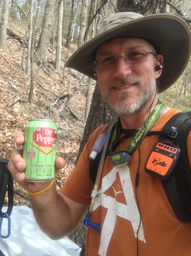 2016/03(March)/2016-03-Appalachian-Trail-BEST/640x480_2016-04-19-Appalachian-Trail-131-Bevo-Dr-Pepper-trail-magic.JPG