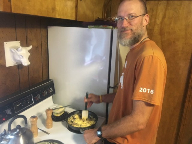 2016/03(March)/2016-03-Appalachian-Trail-BEST/640x480_2016-07-23-Appalachian-Trail-521-Bevo-cooking-eggs.JPG