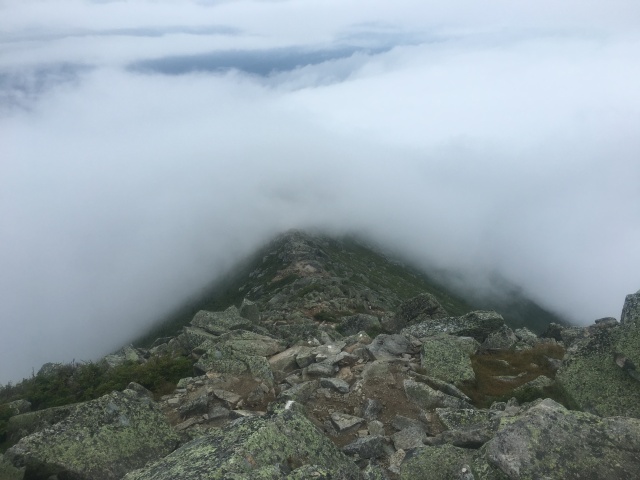 2016/03(March)/2016-03-Appalachian-Trail-BEST/640x480_2016-08-12-Appalachian-Trail-650-looking-down-from-Katahdin.JPG