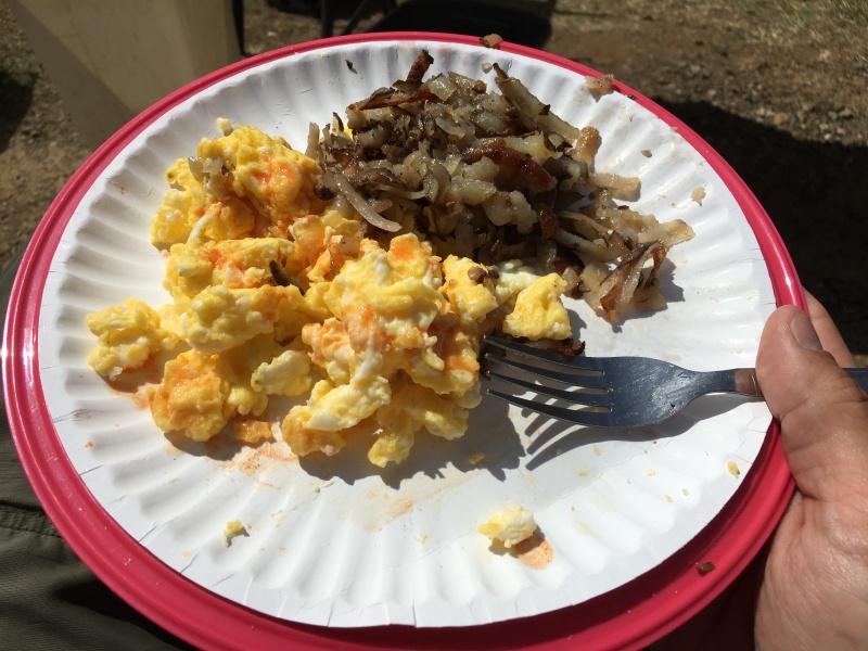 2016/03(March)/2016-03-Appalachian-Trail-BEST/800x600_2016-04-11-Appalachian-Trail-099-Quiet-Pauls-4egg-omlette.JPG