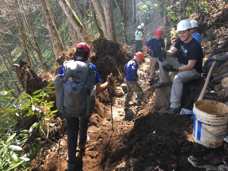 2016/03(March)/2016-03-Appalachian-Trail-BEST/800x600_2016-04-16-Appalachian-Trail-114-SecretAgent-BobPeoples-crew-working-on-trail.JPG