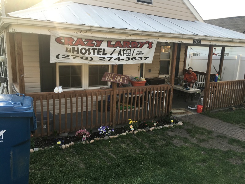 2016/03(March)/2016-03-Appalachian-Trail-BEST/800x600_2016-04-20-Appalachian-Trail-137-Crazy-Larrys-Hostel-30-mile-day.JPG