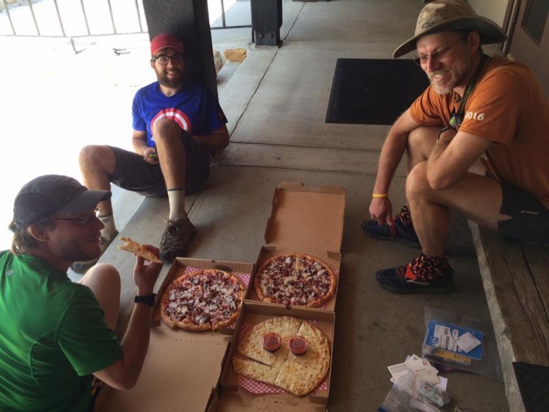 2016/03(March)/2016-03-Appalachian-Trail-BEST/800x600_2016-05-01-Appalachian-Trail-657-Garfield-SecretAgent-Bevo-Pizza.JPG