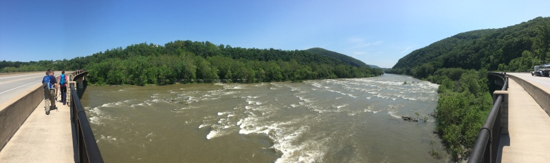 2016/03(March)/2016-03-Appalachian-Trail-BEST/800x600_2016-05-24-Appalachian-Trail-245-SteveR-Terry-Harpers-Ferry-bridge.JPG