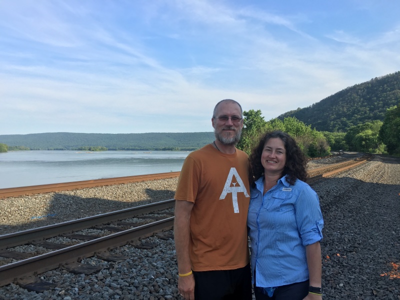 2016/03(March)/2016-03-Appalachian-Trail-BEST/800x600_2016-05-31-Appalachian-Trail-289-Bevo-Suzi-GOOD.JPG