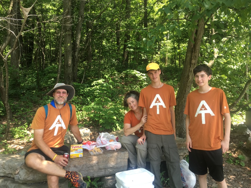 2016/03(March)/2016-03-Appalachian-Trail-BEST/800x600_2016-06-01-Appalachian-Trail-292-Bevo-Suzi-Chance-Dax-lunch.JPG