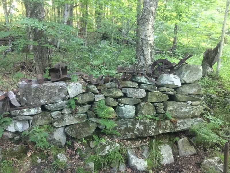 2016/03(March)/2016-03-Appalachian-Trail-BEST/800x600_2016-07-04-Appalachian-Trail-431-old-stone-wall-with-implements.JPG