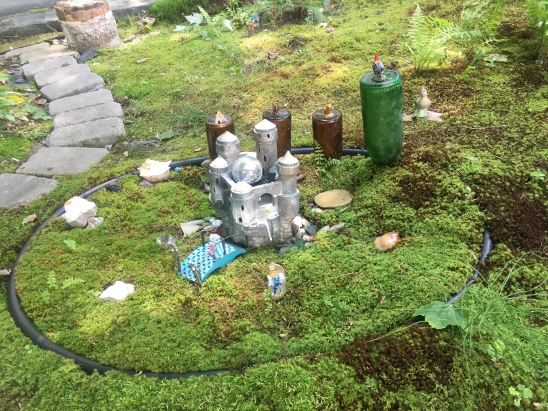 2016-07-20-Appalachian-Trail-510-White-Mountain-Hostel-Garden.JPG