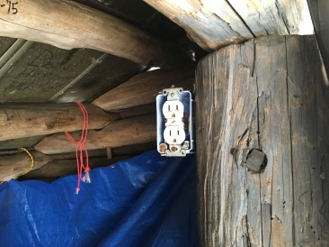 2016-04-09-Appalachian-Trail-094-fake-outlet-in-shelter.JPG