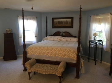 2016-04-16-Appalachian-Trail-116-Mountain-Harbour-Hostel-bedroom.JPG