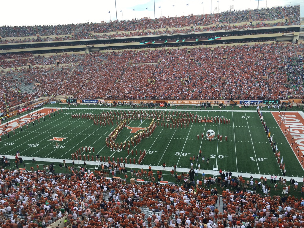 2016/09(September)/Misc/1024x768_2016-09-04-UT-Football-07-Chris-Shelly.JPG