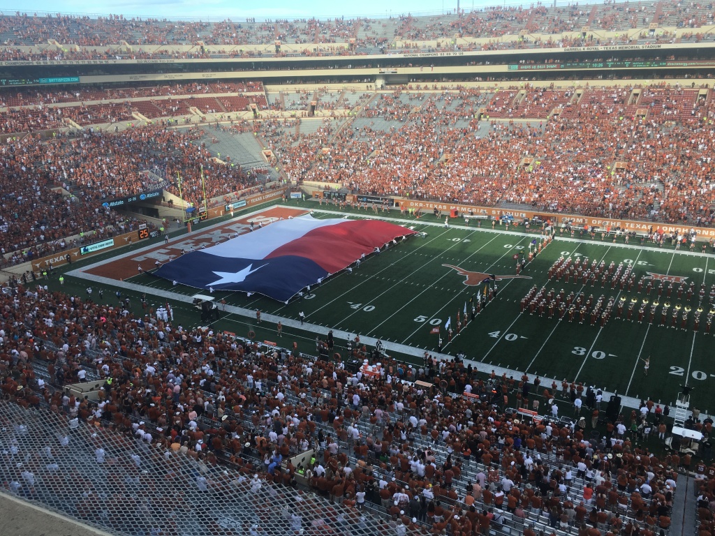 2016/09(September)/Misc/1024x768_2016-09-10-UT-Football-DavidKerbow-04.JPG
