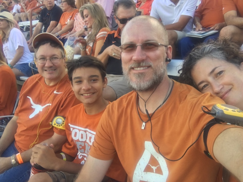 2016/09(September)/Misc/800x600_2016-09-10-UT-Football-DavidKerbow-08-Travis-Suzi.JPG