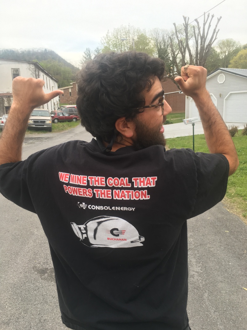 2016-04-21-Appalachian-Trail-140-SecretAgent-coal-shirt-GOOD.JPG