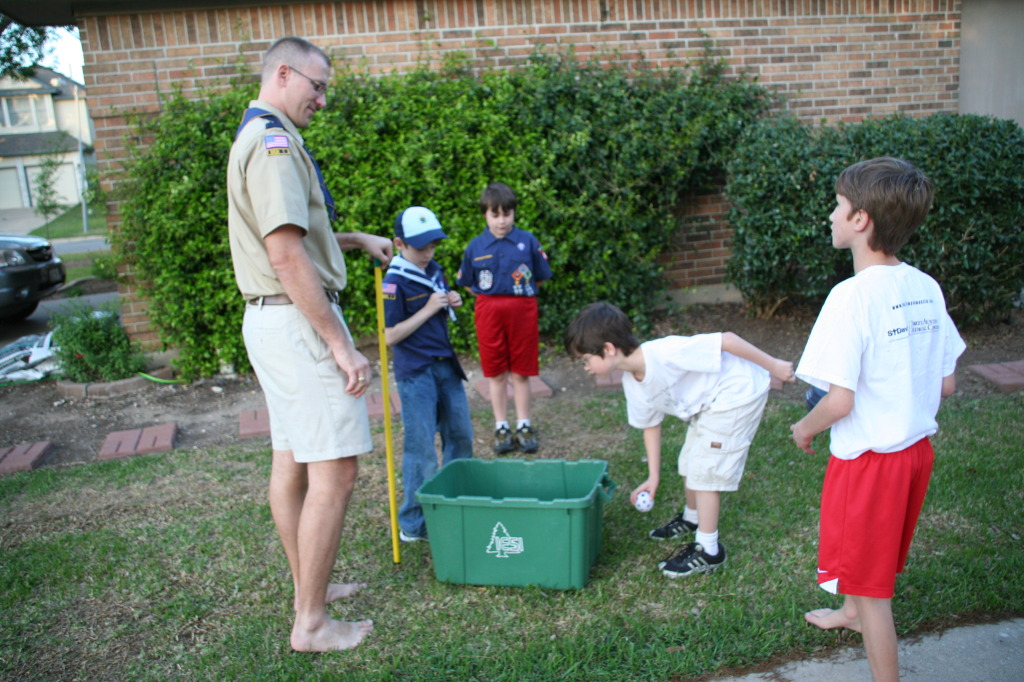2016/Dax/1024x768_2009-04-01-Pack409-Den1-Physical-Fitness-29-9hole-golf-Travis-Andrew-Locan-Dax-Chance.JPG
