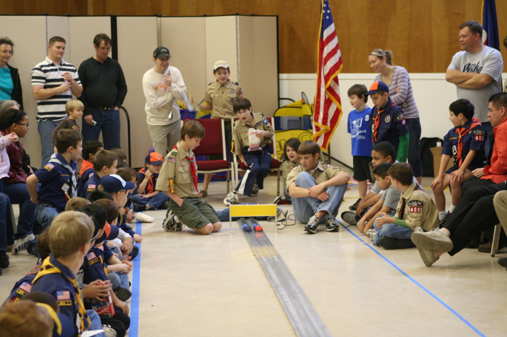 2016/Dax/1024x768_2011-01-29-Pack409-Pinwood-Derby-09-Chance-Dax-Case.JPG