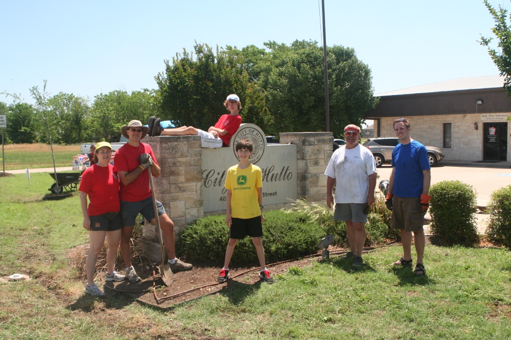 2016/Dax/1024x768_2014-05-10-Chance-Eagle-Project-163-Suzi-Travis-Dax-Jim-Josh.JPG