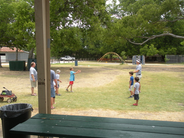 2009-07-18-Pack409-park-66-water-balloon-toss-Chance-Travis-Dax-Case.JPG