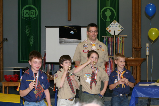 2011-02-02-Pack409-Blue-n-Gold-45-Dax-Chance-Matt.JPG