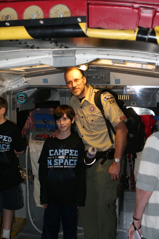2016/Dax/640x480_2012-03-04-Pack409-NASA-35-Dax-Travis.JPG