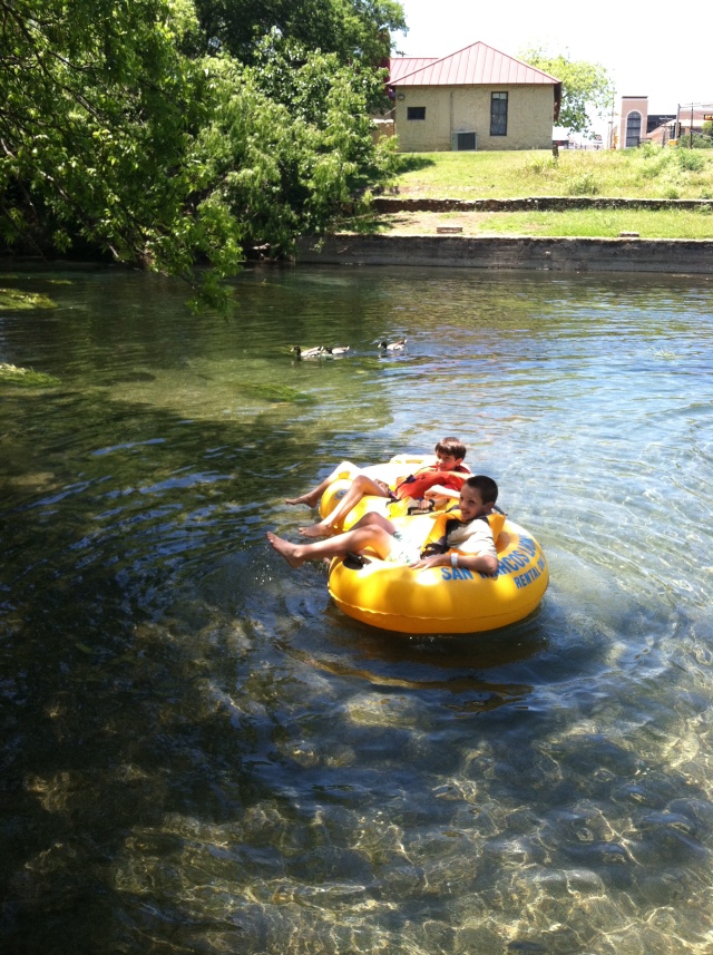2016/Dax/640x480_2013-05-04-Troop214-San-Marcos-Environmental-Science-21-float-trip-Case-Dax.JPG