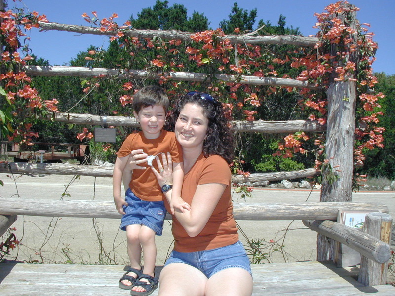 2004-04-01-wildflower-center-15-Suzi-Dax.JPG
