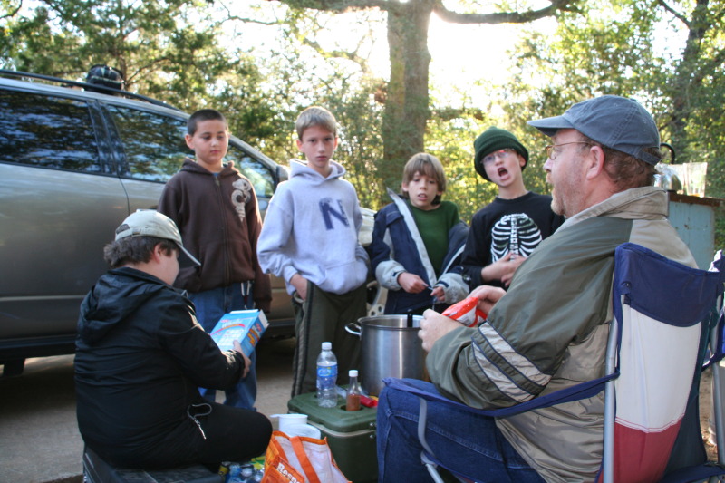 2008-10-25-Pack409-Camping-04-Thomas-CJ-Chance-Jack-Dax.JPG
