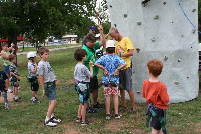 2016/Dax/800x600_2010-05-22-Pack409-Camp-Champions-139-High-Ropes-Dax-Case.JPG