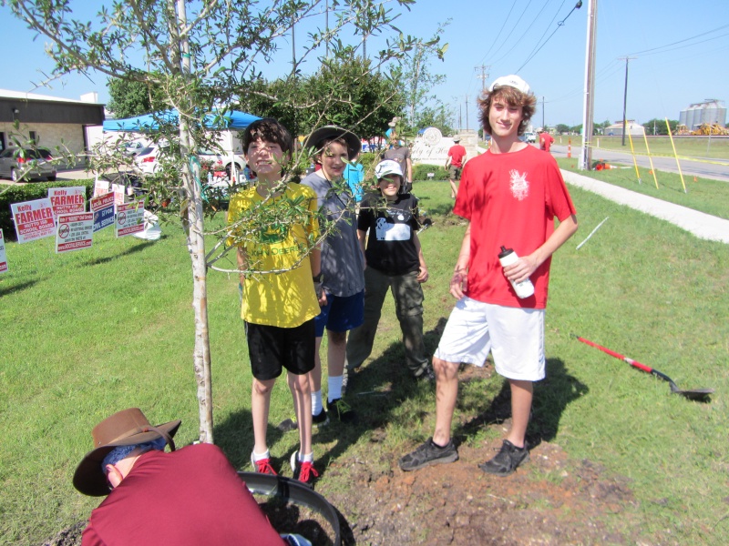 2016/Dax/800x600_2014-05-10-Chance-Eagle-Project-031-Case-Jack-Dax-Sean.JPG