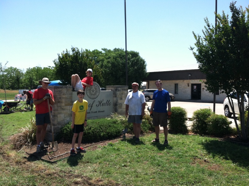 2016/Dax/800x600_2014-05-10-Chance-Eagle-Project-152-Travis-Dax-Jim-Josh.JPG