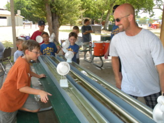 2009-07-18-Pack409-park-15-boat-races-Dax.JPG