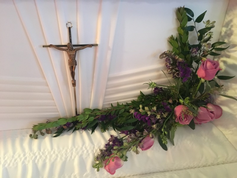 2017/01(January)/Grammy-Final-Days/800x600_2017-02-02-Grammy-Funeral-20-Flowers.JPG