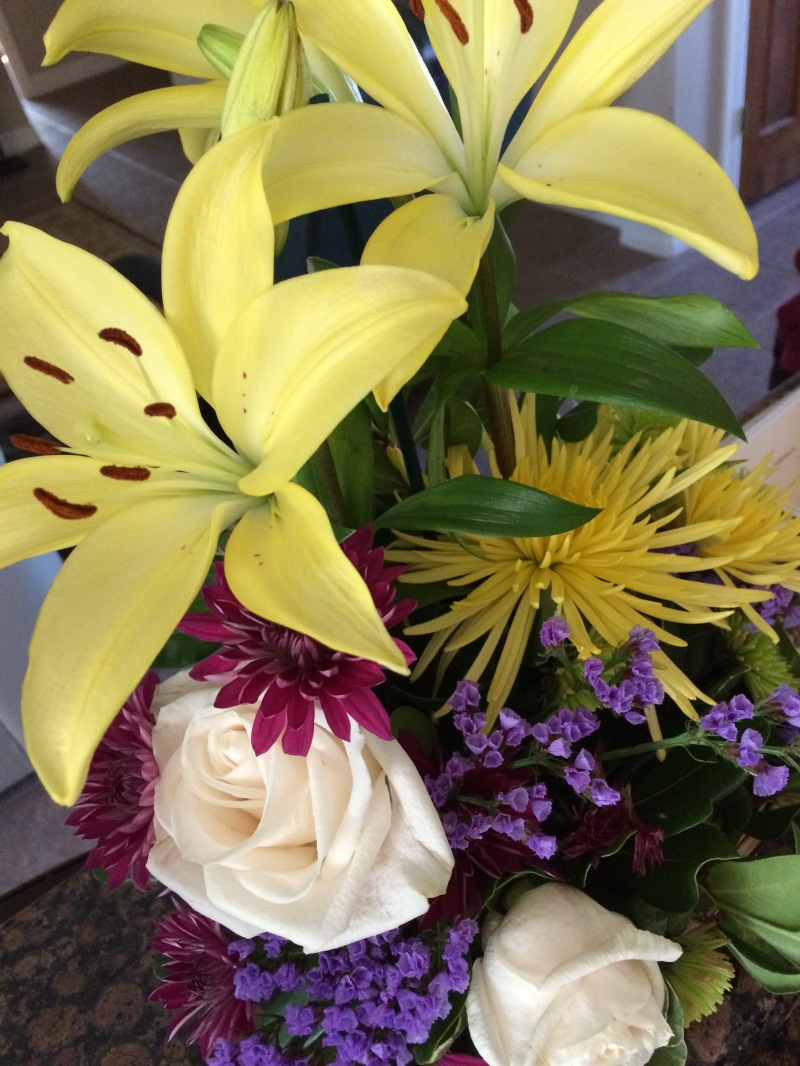 2017/01(January)/Grammy-items/800x600_2017-01-Grammy-Items-13-flowers.JPG