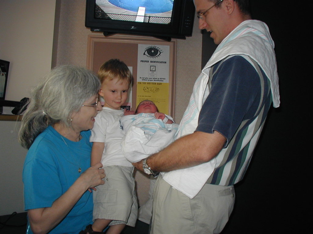 2001-05-08-10-Susana-Chance-Dax-Travis.jpg