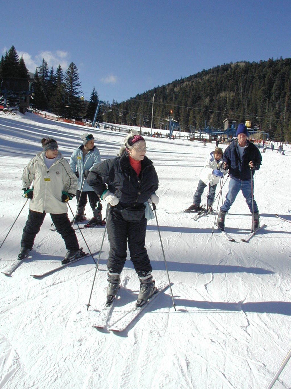 2017/01(January)/Grammy/1024x768_2004-01-19-Ruidoso-14-Grammy-skiing.JPG